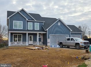 10851 Sierra Dr, Waynesboro, PA 17268