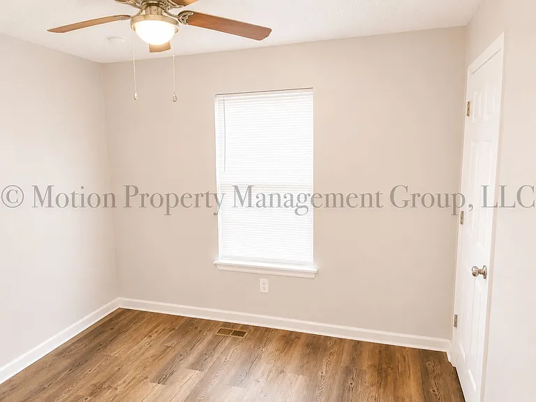 1816 S Holly St — Photo 8
