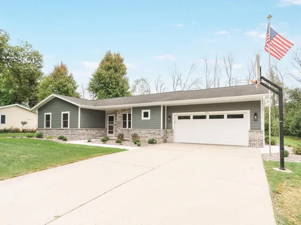 722 Forest DRIVE, Mayville, WI 53050