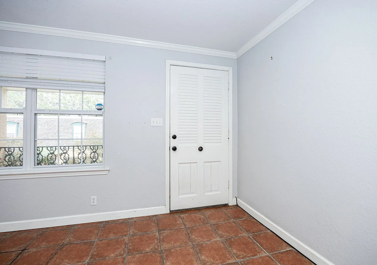 1 Bedroom 1 Bath Condo — Photo 1