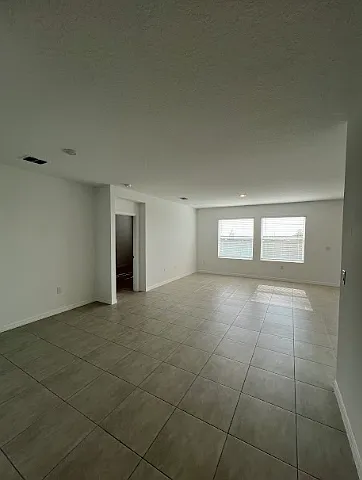3 bed, 1500 sqft, $2,000 — Photo 3