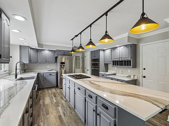 4th image of 809 58th St