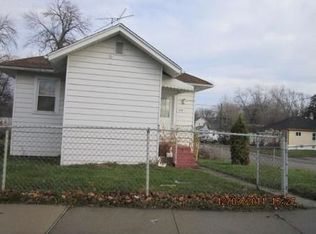 933 Saint Charles St, Elgin, IL 60120