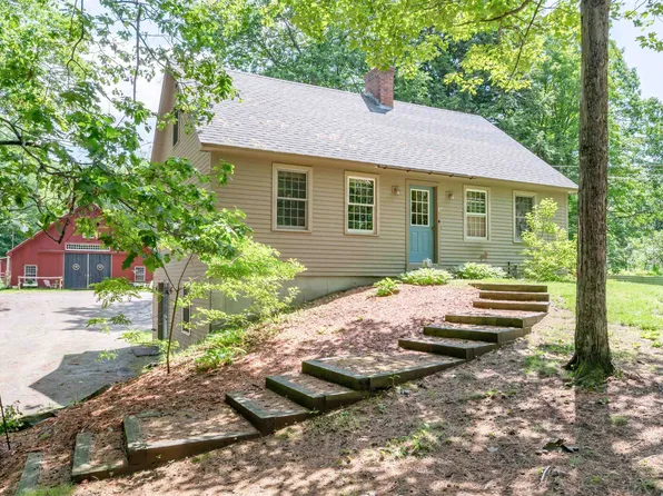 15 Baptist Hill Road, Canterbury, NH 03224