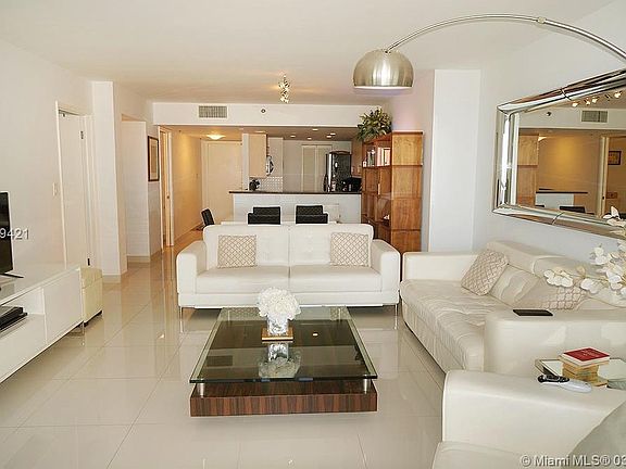 3rd image of 1717 N Bayshore Dr #A-3037
