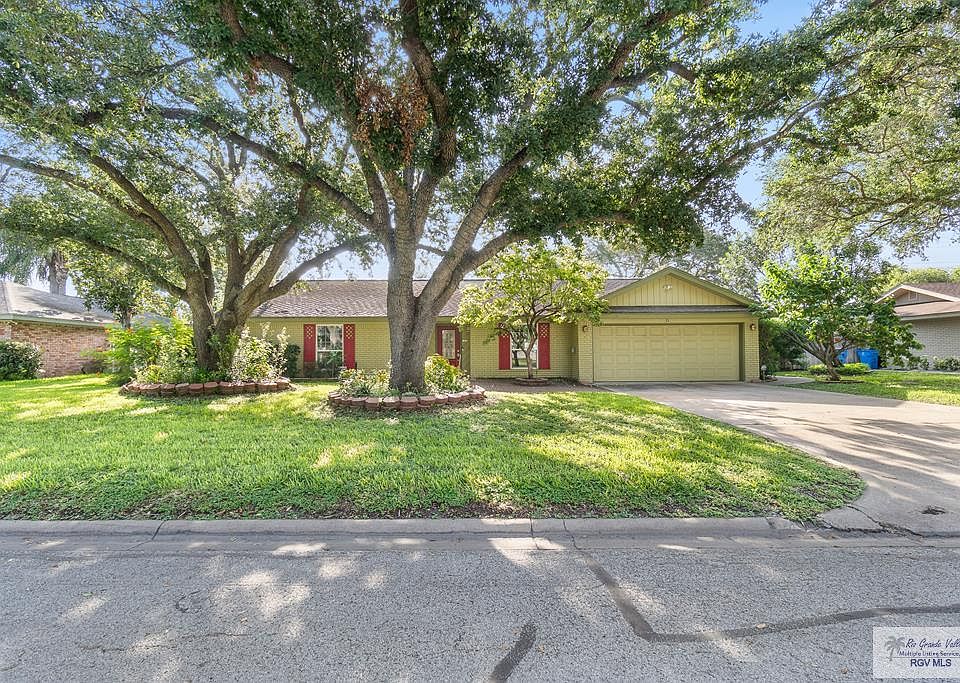 1st image of 600 Palm Valley Dr E