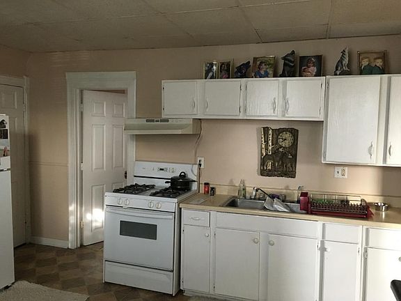 4th image of 2600 University Ave NE
