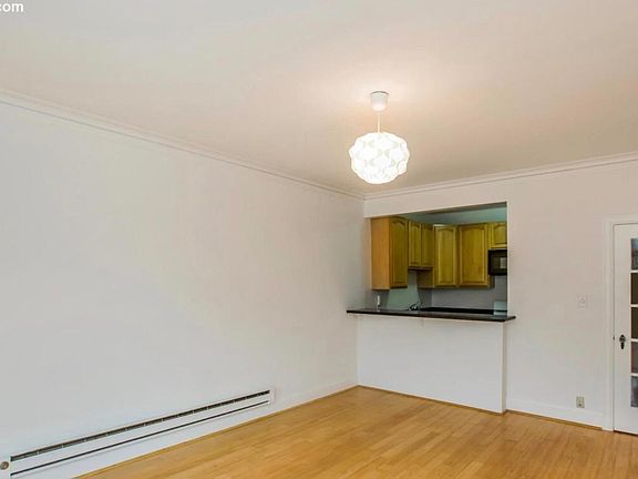 2nd image of 2240 Lombard St APT 101
