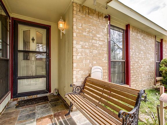 3rd image of 4821 Trailwood Dr
