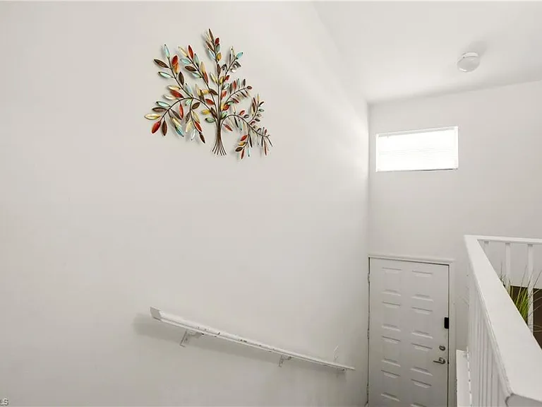 505 Windsor Sq #201 — Photo 13