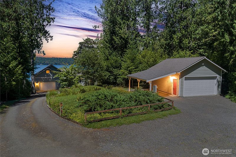 2nd image of 860 E Sunset Road