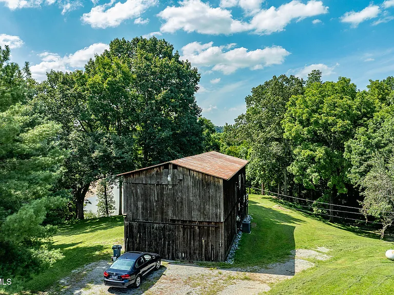 7090 Old Asheville Hwy — Photo 47
