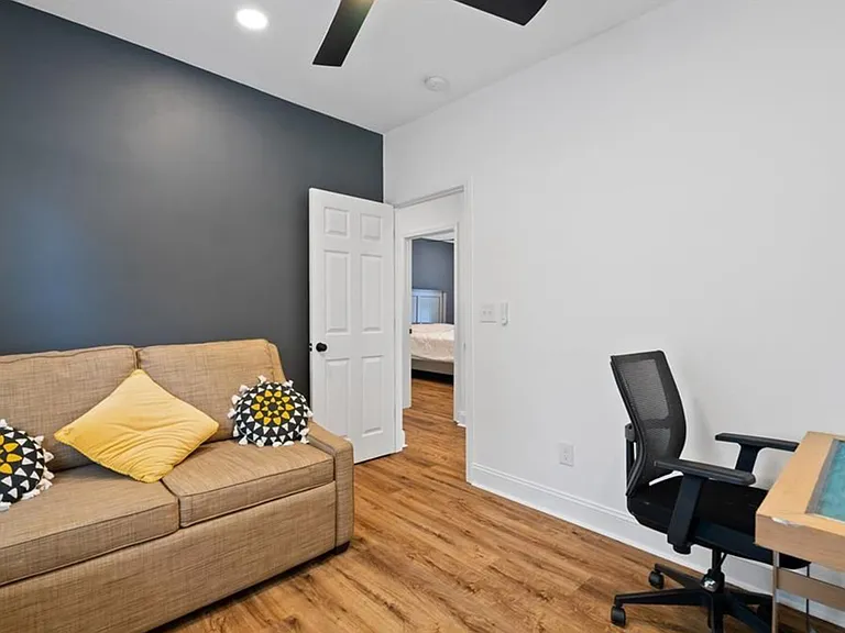 2352 Herring Rd SW — Photo 24