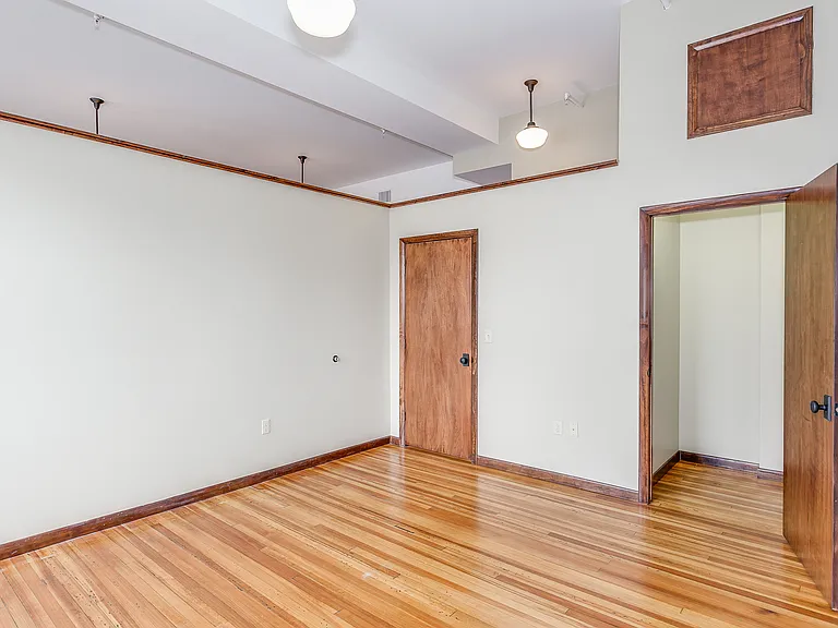 Sunnyside Apartments — Photo 8