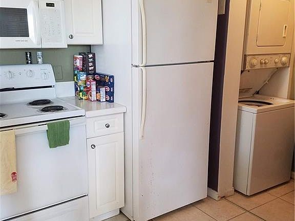 3rd image of 1150 Wildwood Lakes Blvd #8-208