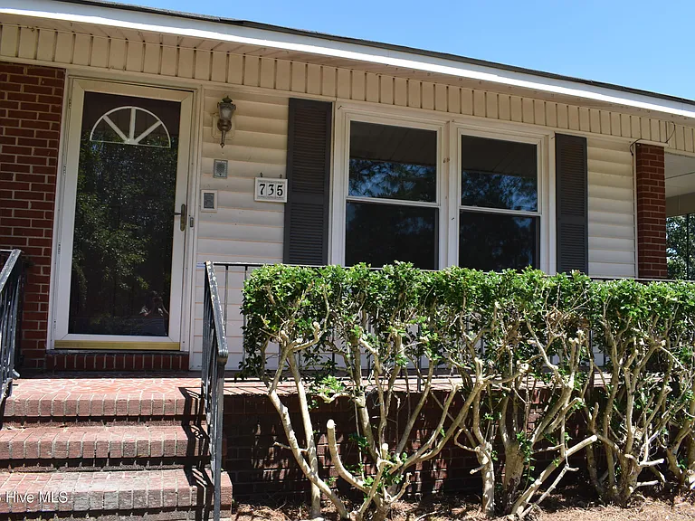 735 Old Edgefield Rd — Photo 18
