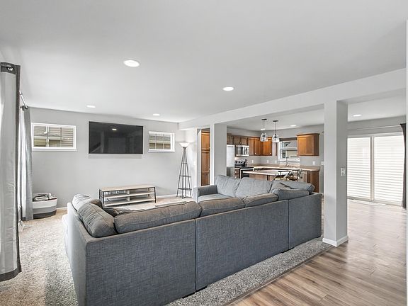 4th image of 214 Breezy Grass Way