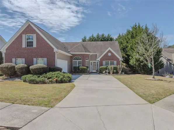 3817 Bald Eagle Dr, Loganville, GA 30052