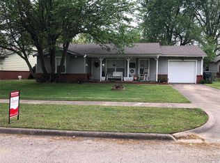 219 Kent Dr, Muskogee, OK 74403