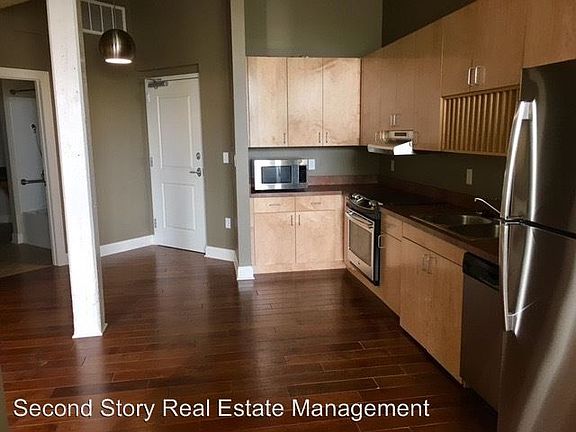 2nd image of 246 E 11th St APT 514