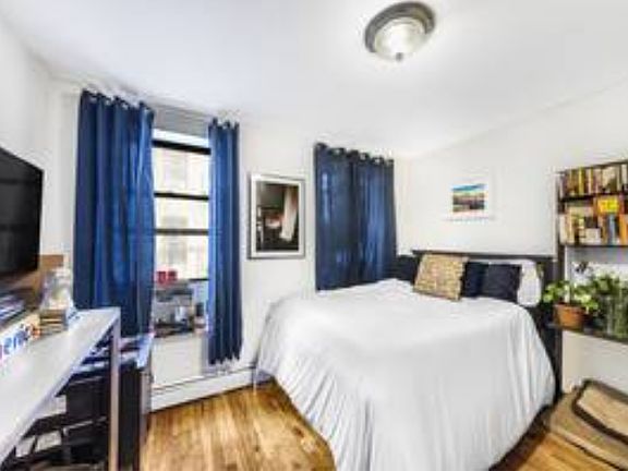 4th image of 319 E 105th St #6L