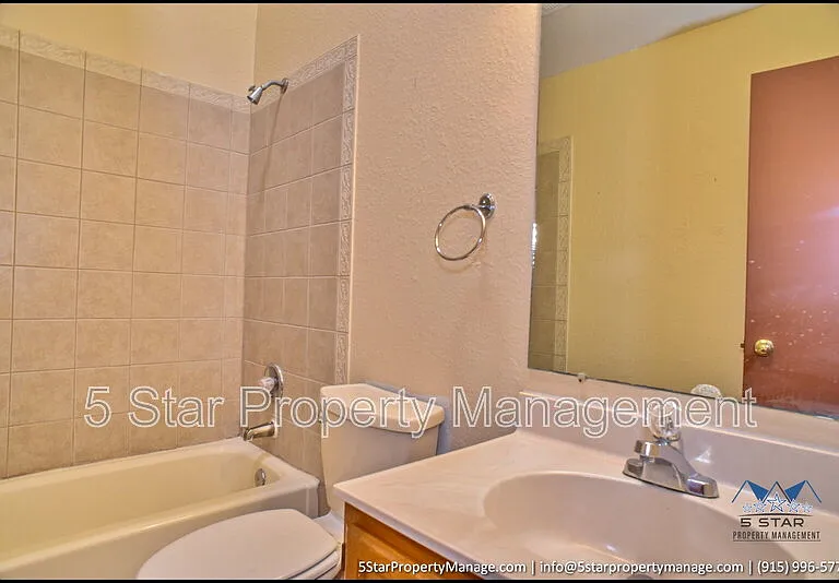 11645 Gordon Cooper Ln — Photo 32