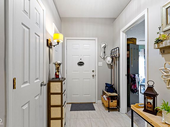 5th image of 17072 Newberry Ln