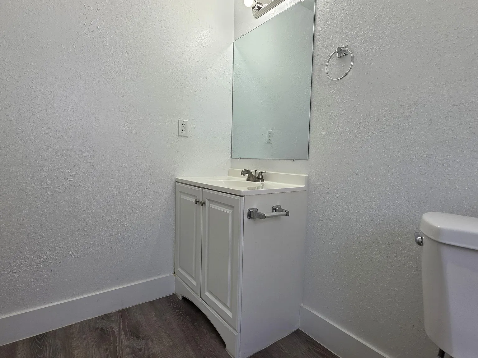 1 bed, 1.0 bath, 12909 sqft, $1,595 — Photo 1
