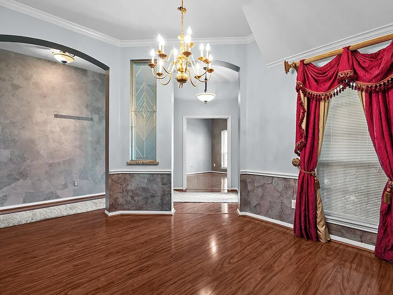 2723 Shelby Dr — Photo 4