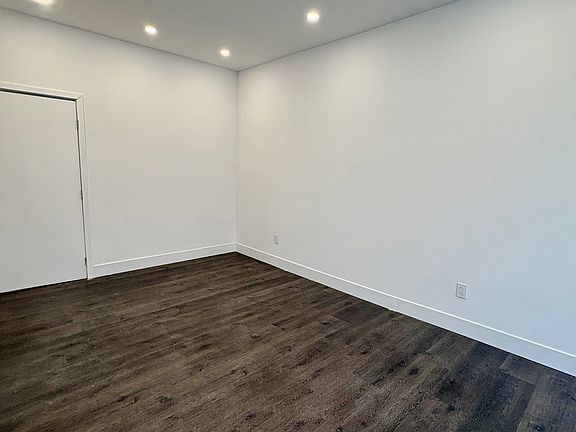 4th image of 4671 Hollywood Blvd #109