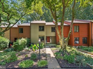 11521 Hearthstone Ct, Reston, VA 20191