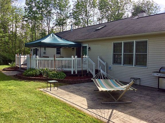 4th image of 9055 Sunset Dr