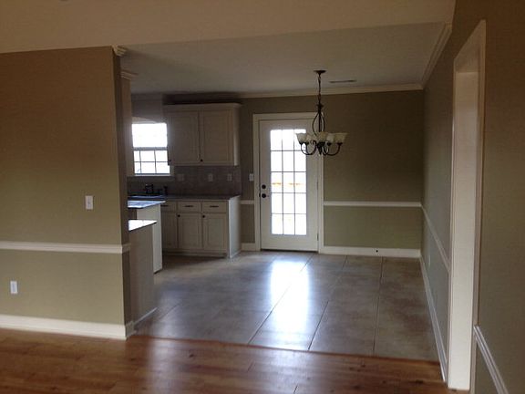 5th image of 121 American Eagle Way