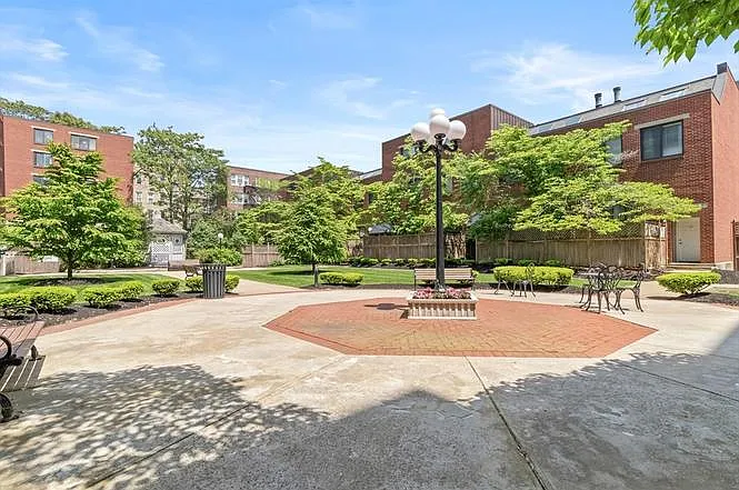 85 Brainerd Rd #Townhouse 3 — Photo 3