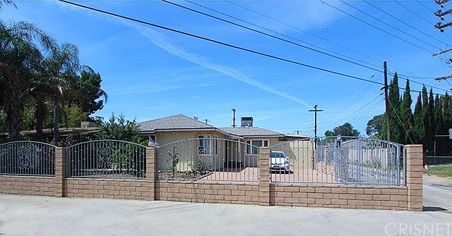 1st image of 7913 Whitsett Ave