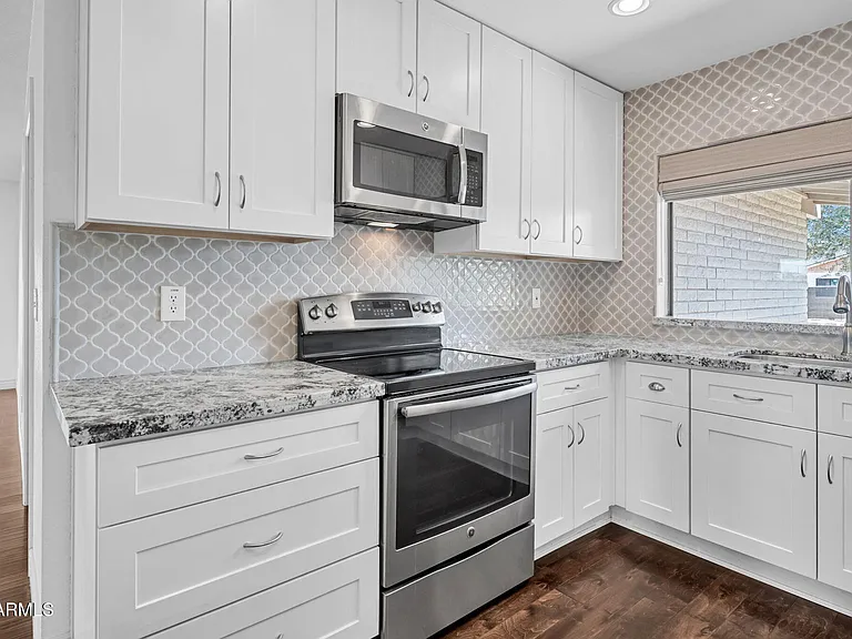 5219 E Winchcomb Dr — Photo 6