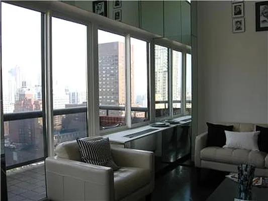 Rented by Domus Realty | media 12