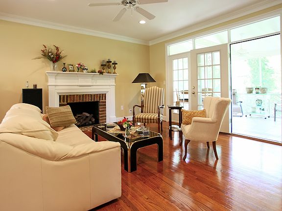 5th image of 103 Paddington Ct