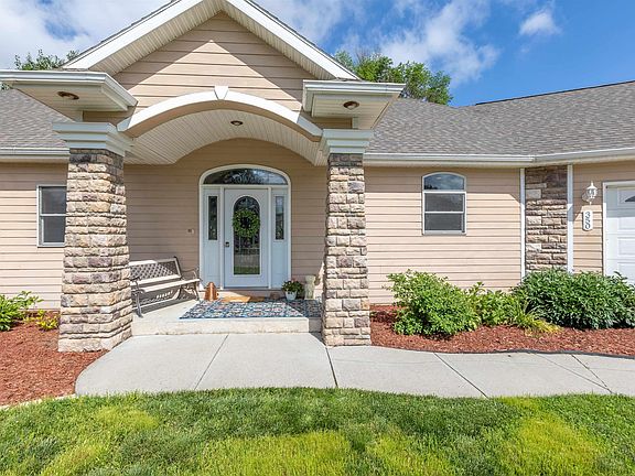 2nd image of 350 Pike Ct