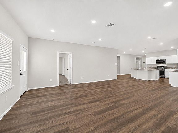 4th image of 216 Rockbridge Dr