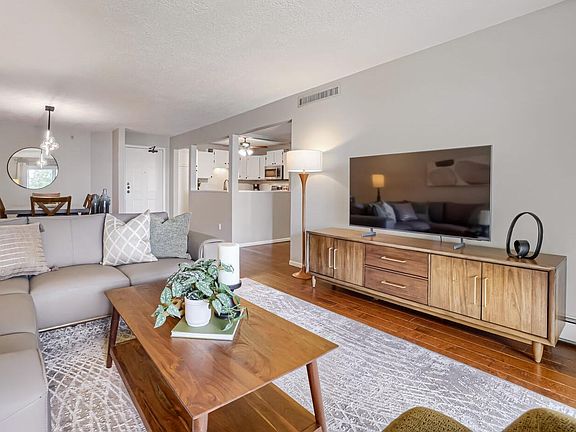 3rd image of 10600 43rd Ave N APT 202