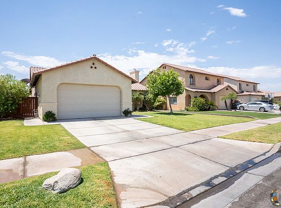 2nd image of 1099 Manzanita Dr