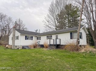 636 Cedar Ln, Tyrone, PA 16686