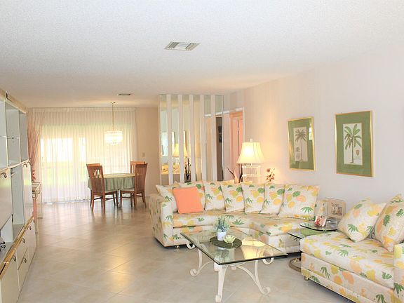 3rd image of 9745 Pecan Tree Dr APT B