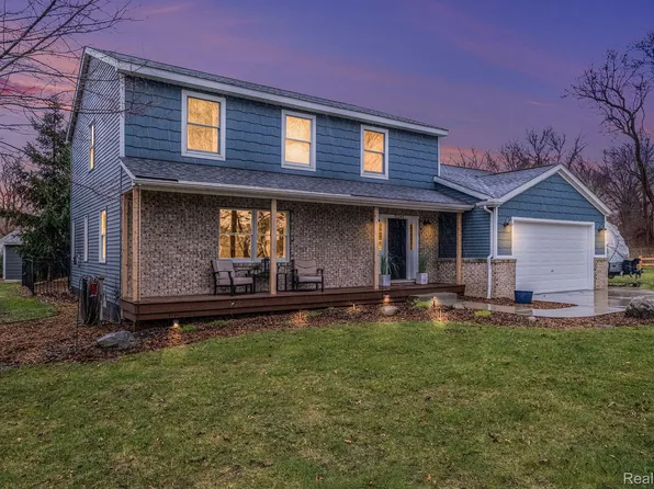 31240 Butterfield Ln, New Hudson, MI 48165