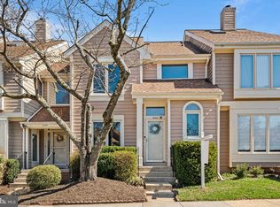 1044 Trevino Ln, Herndon, VA