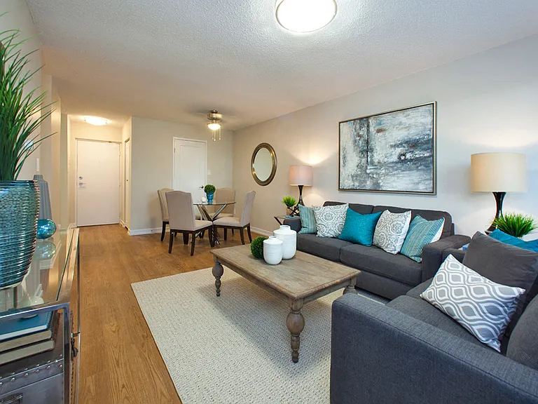 5911 Dorchester Rd — Photo 2