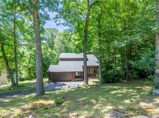 1289 Diamond Lake Rd, Glastonbury, CT 06033