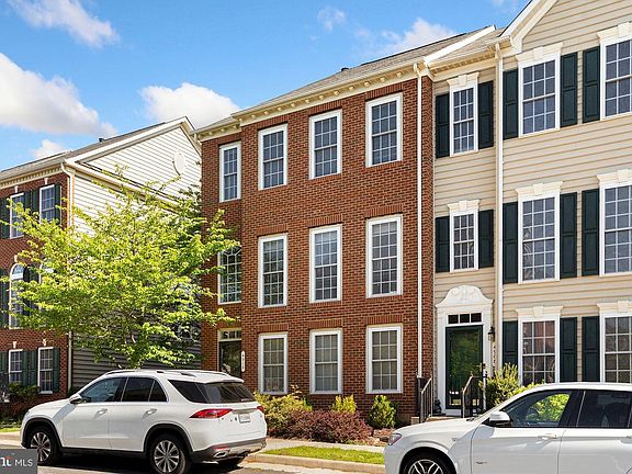 3rd image of 4910 Dashiell Pl