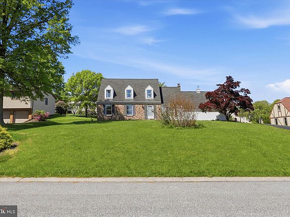 3rd image of 1808 Blacklatch Ln